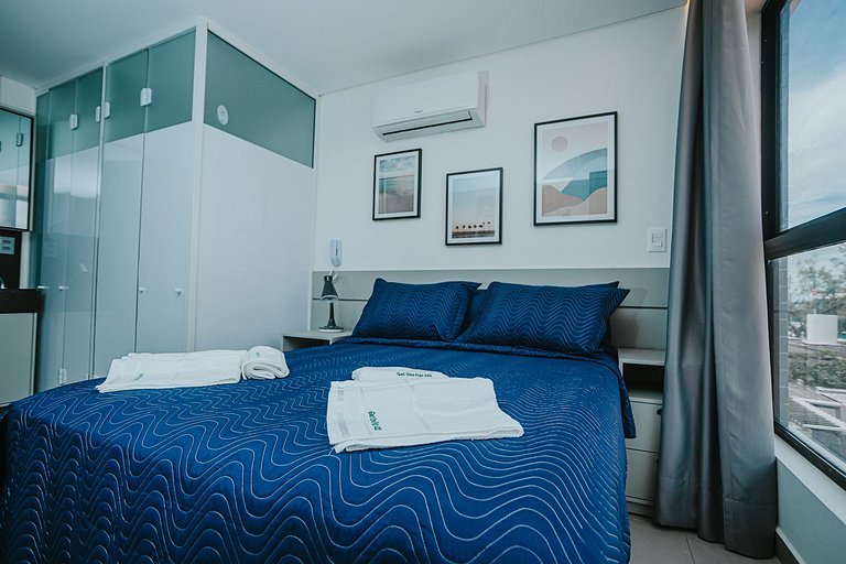 Studio moderno c/ piscina rooftop perto da praia