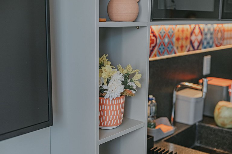 Studio moderno c/ piscina rooftop perto da praia