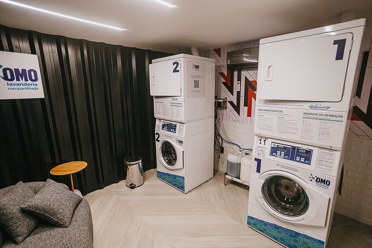 Studio moderno c/ piscina rooftop perto da praia