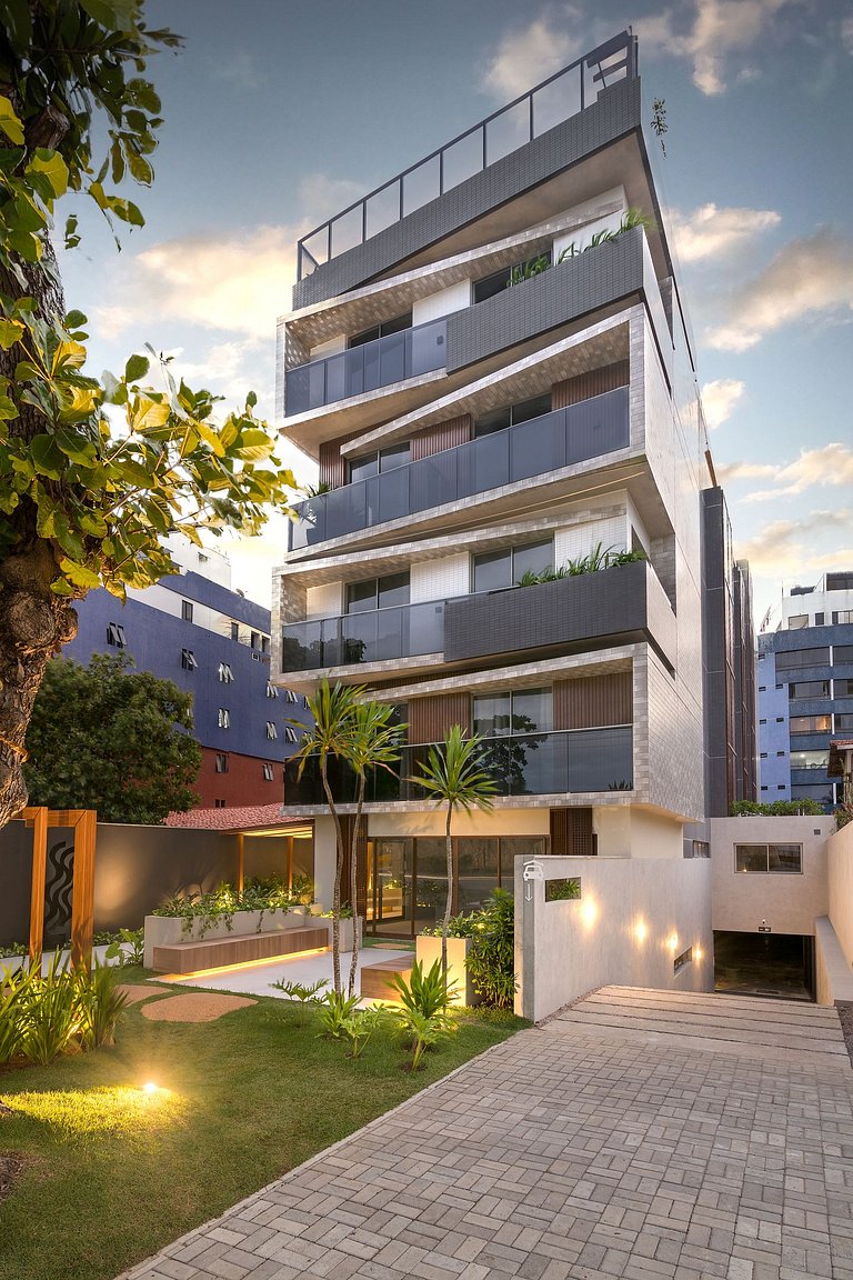 Lindo Flat com Varanda a 50m da praia
