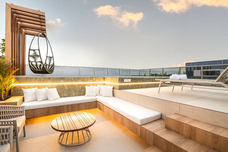 Lindo Flat com Varanda a 50m da praia