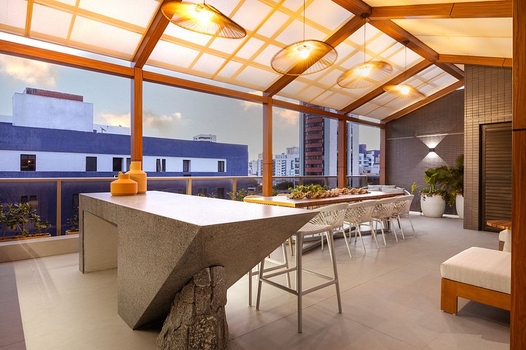 Lindo Flat com Varanda a 50m da praia