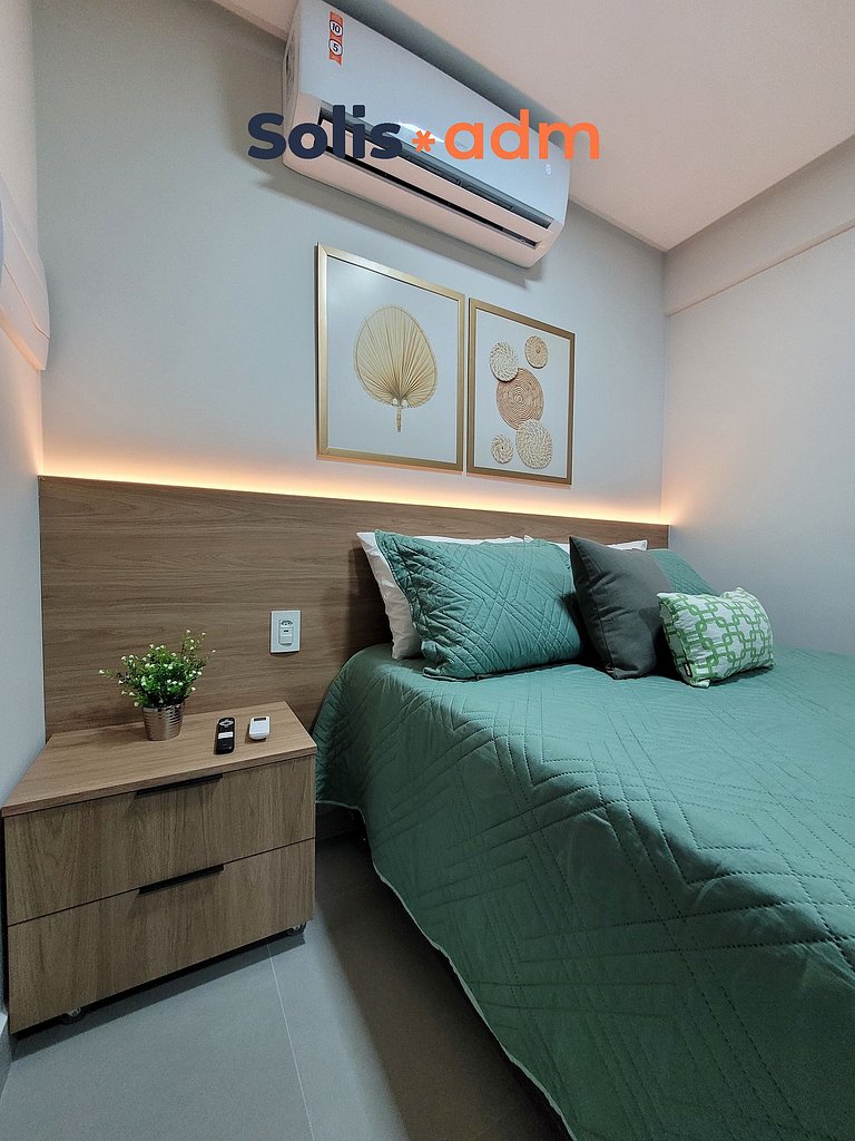 Lindo Flat com Varanda a 50m da praia
