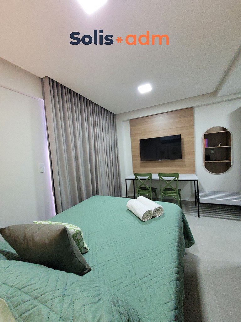 Lindo Flat com Varanda a 50m da praia