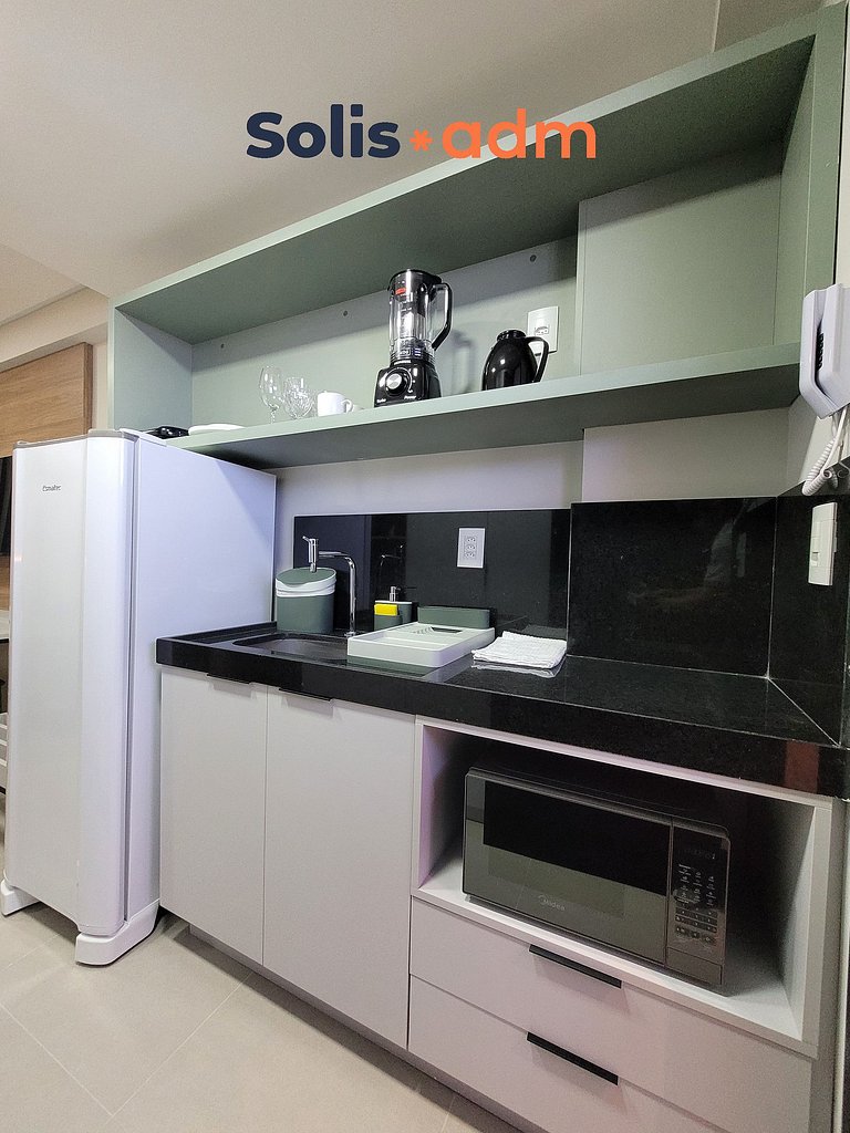 Lindo Flat com Varanda a 50m da praia