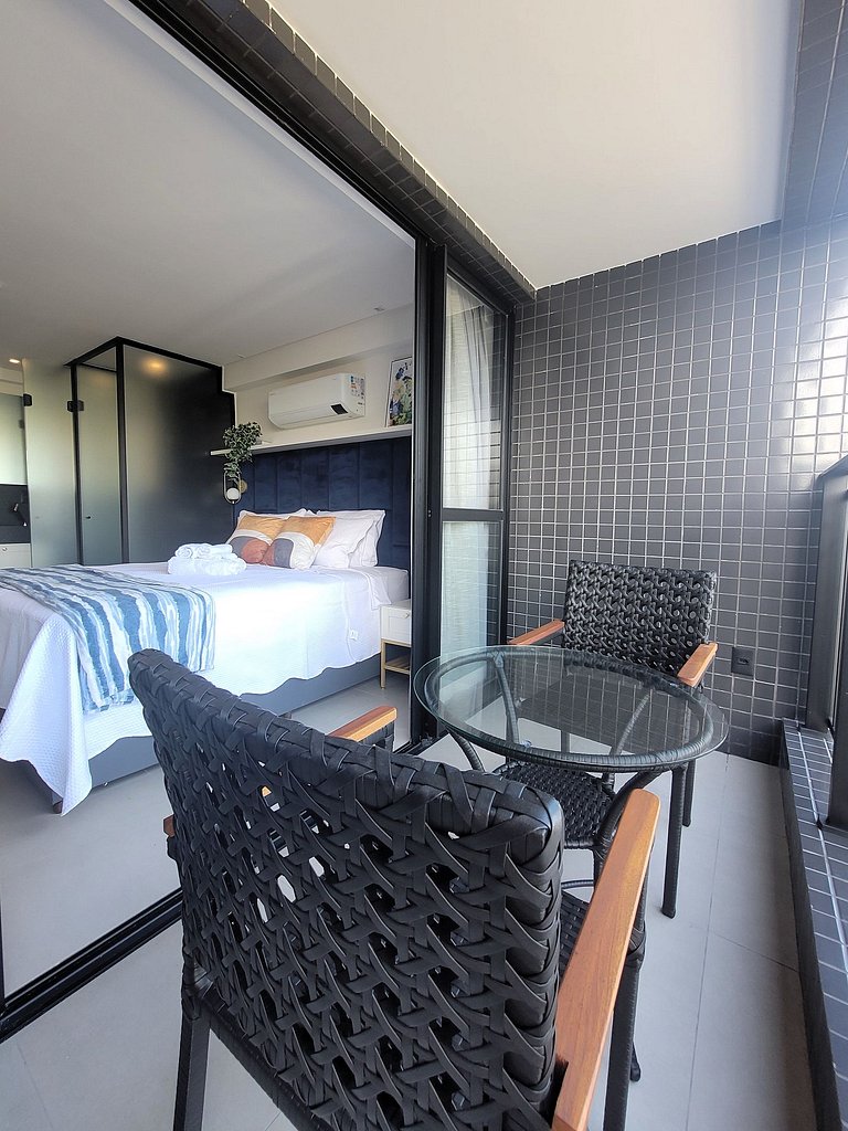 Flat 50m da Praia com Varanda e Vista