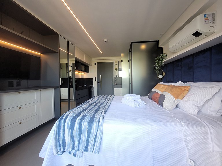 Flat 50m da Praia com Varanda e Vista