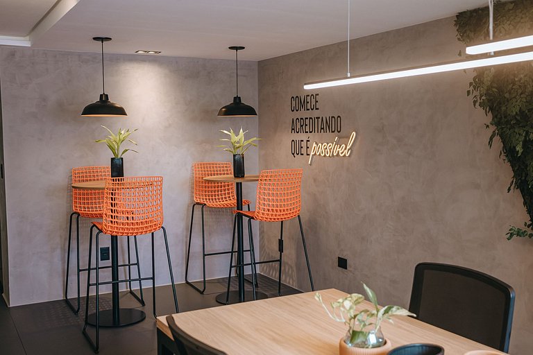 Flat 50m da Praia com Varanda e Vista