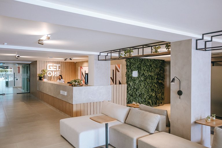 Flat 50m da Praia com Varanda e Vista