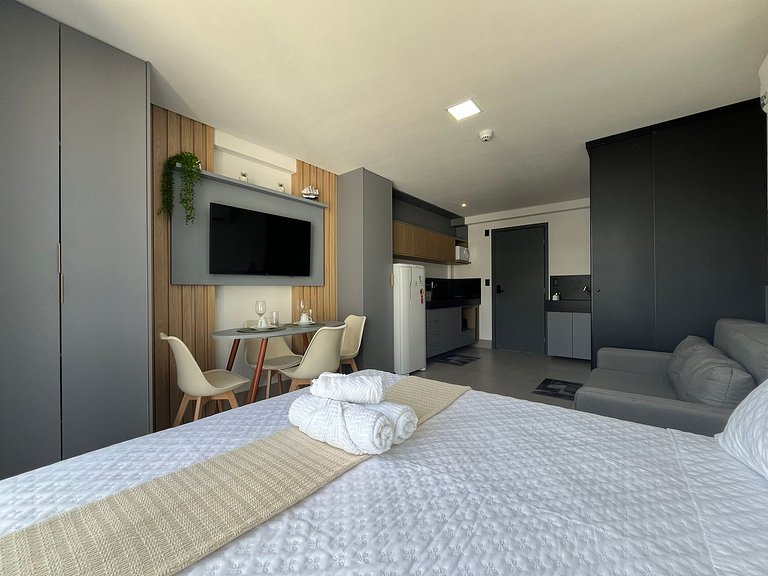 Flat espaçoso e confortável a 50m da praia