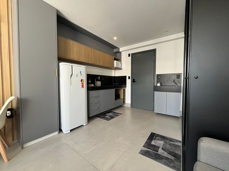 Flat espaçoso e confortável a 50m da praia