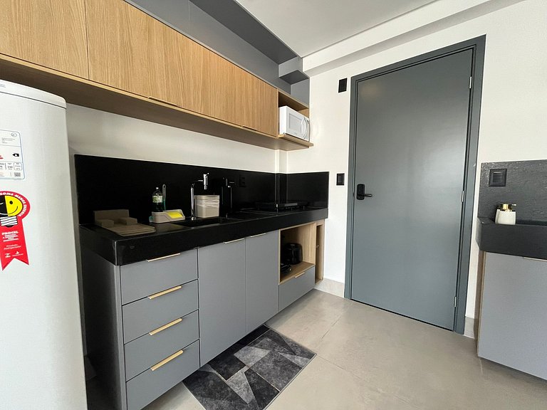 Flat espaçoso e confortável a 50m da praia