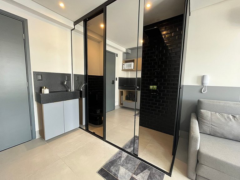 Flat espaçoso e confortável a 50m da praia