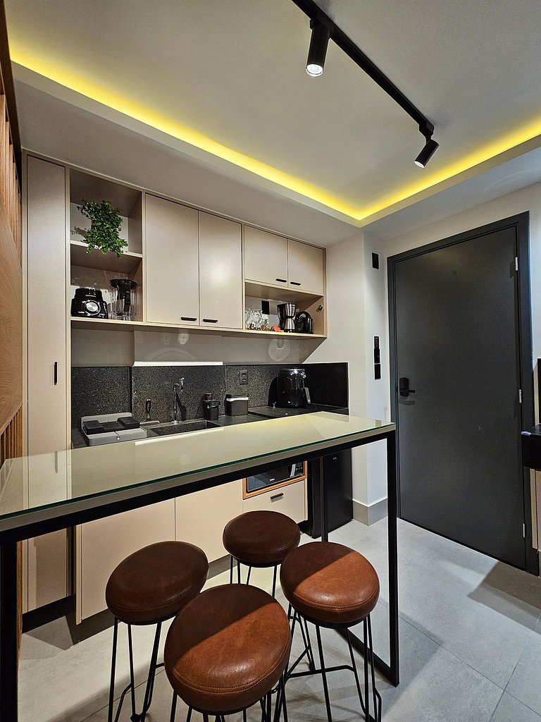 Lindo Flat com 2 camas casal a 50m da praia