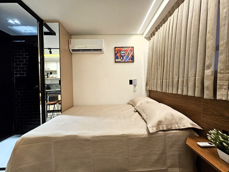 Lindo Flat com 2 camas casal a 50m da praia