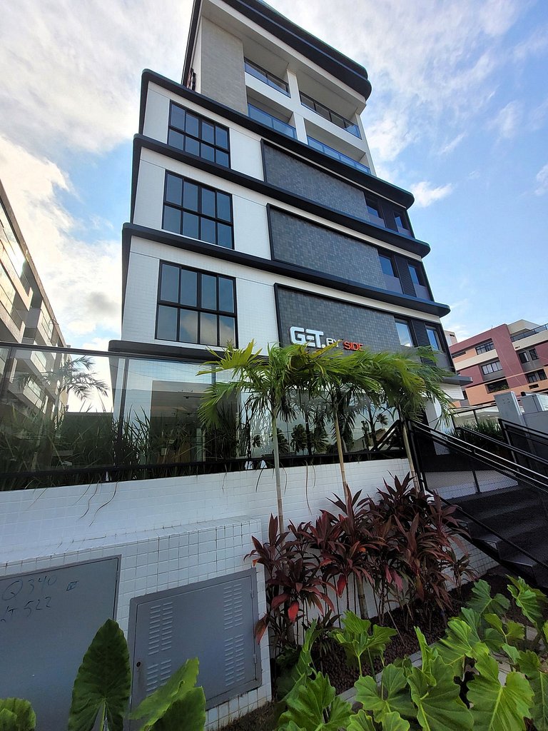 Aproveite o Rooftop com Piscina | A 50m da Praia