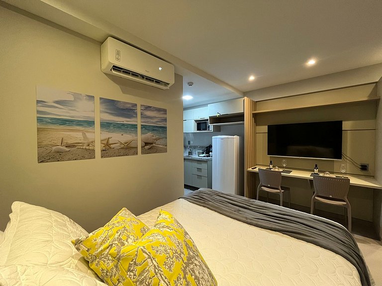 Apto com Varanda e Vista Mar no Beach Haus