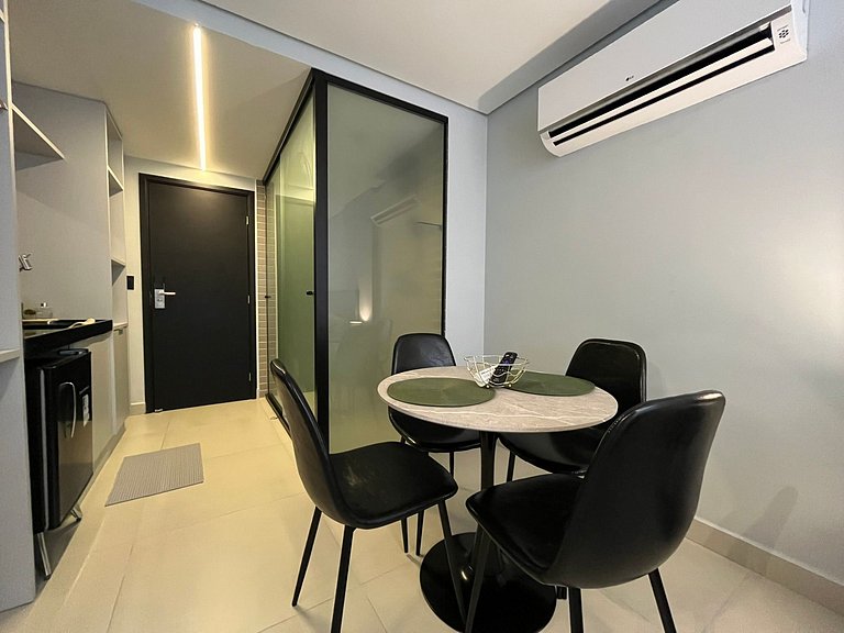 Apartamento pé na areia na praia do Bessa. AG 012.