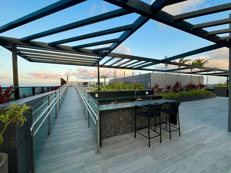 Espaço com Varanda à Beira Mar