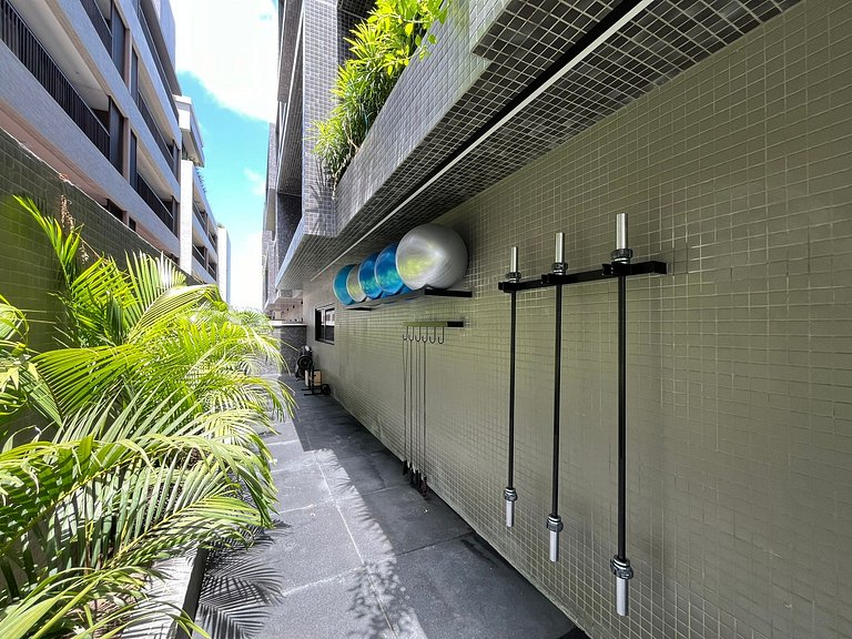Espaço com Varanda à Beira Mar