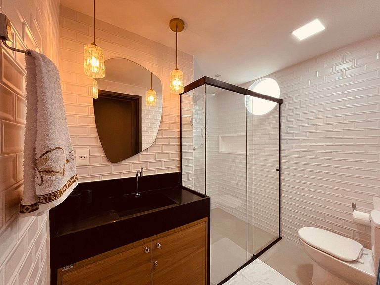 Apartamento espaçoso e confortável no Bessa. GBS517