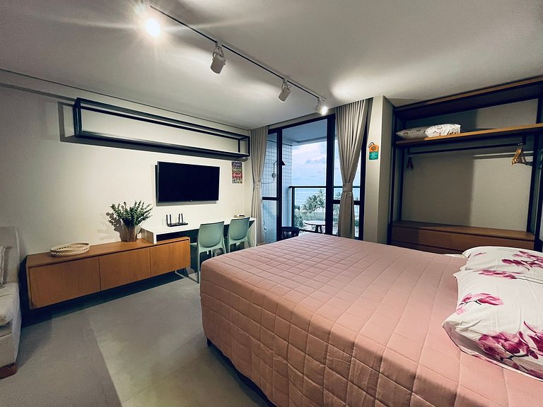 Lindo Flat com Varanda e Vista Mar