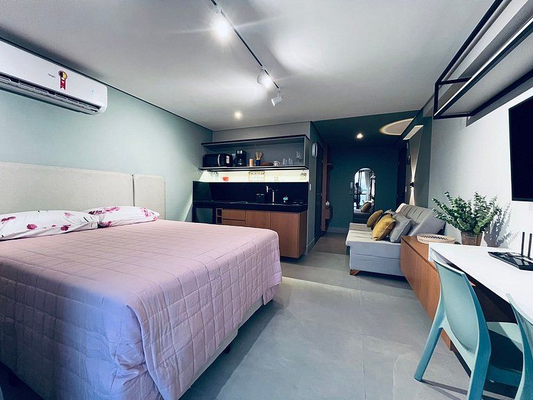 Lindo Flat com Varanda e Vista Mar
