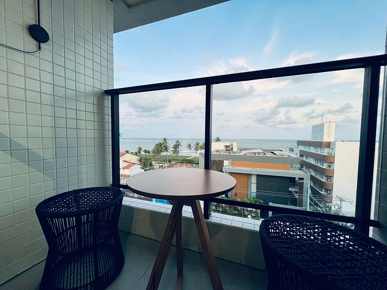 Lindo Flat com Varanda e Vista Mar