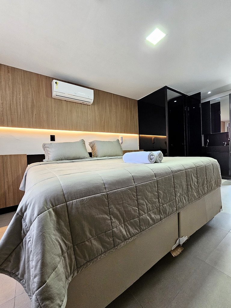 Studio moderno com cama king e muito conforto