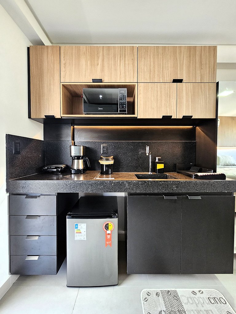 Studio moderno com cama king e muito conforto