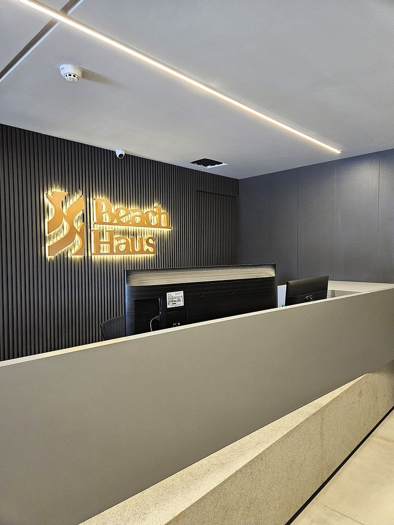 Apto com Varanda e Vista Mar no Beach Haus