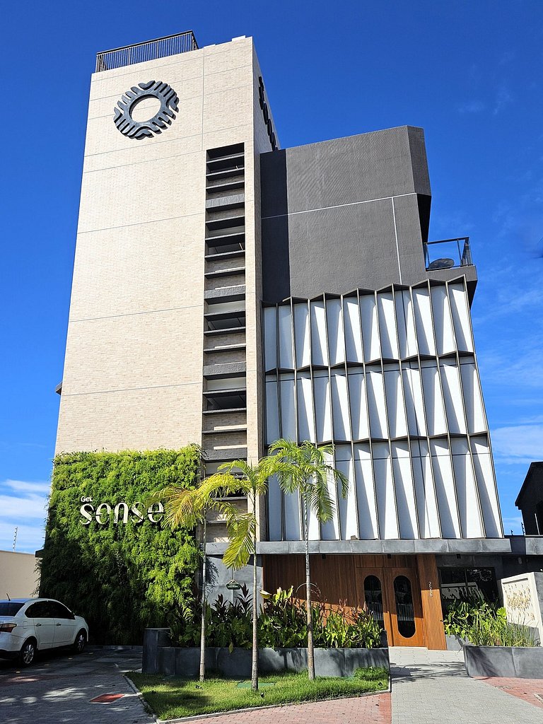 Belo Flat "pé na areia" no Jardim Oceania