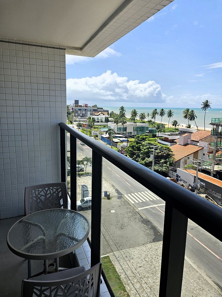 Flat com Varanda e Vista Mar