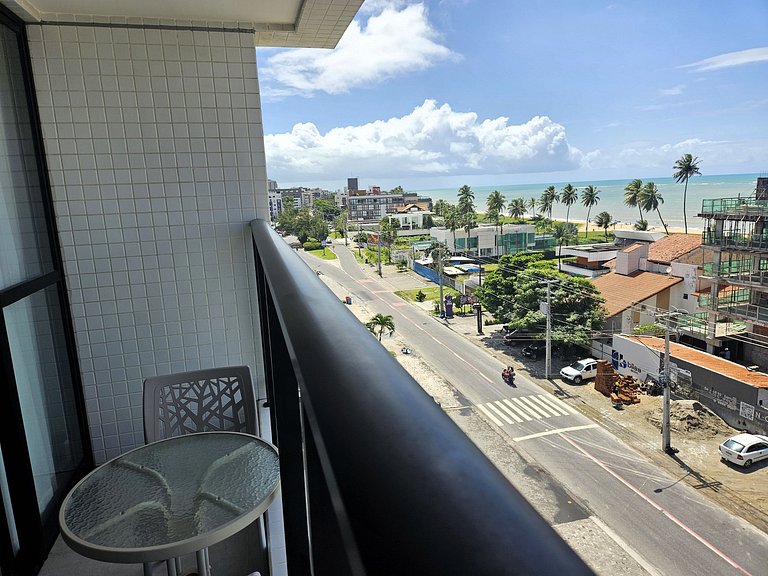 Flat com Varanda e Vista Mar apenas 50m da praia