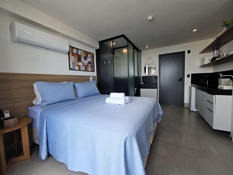 Flat com Varanda e Vista Mar apenas 50m da praia