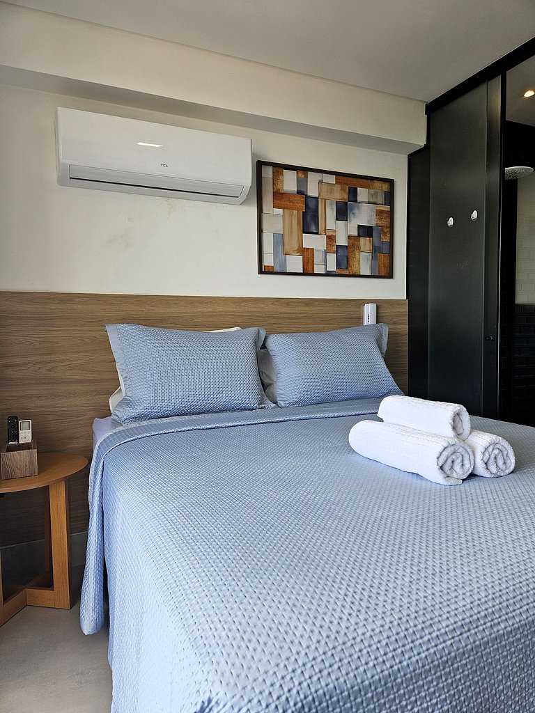 Flat com Varanda e Vista Mar apenas 50m da praia