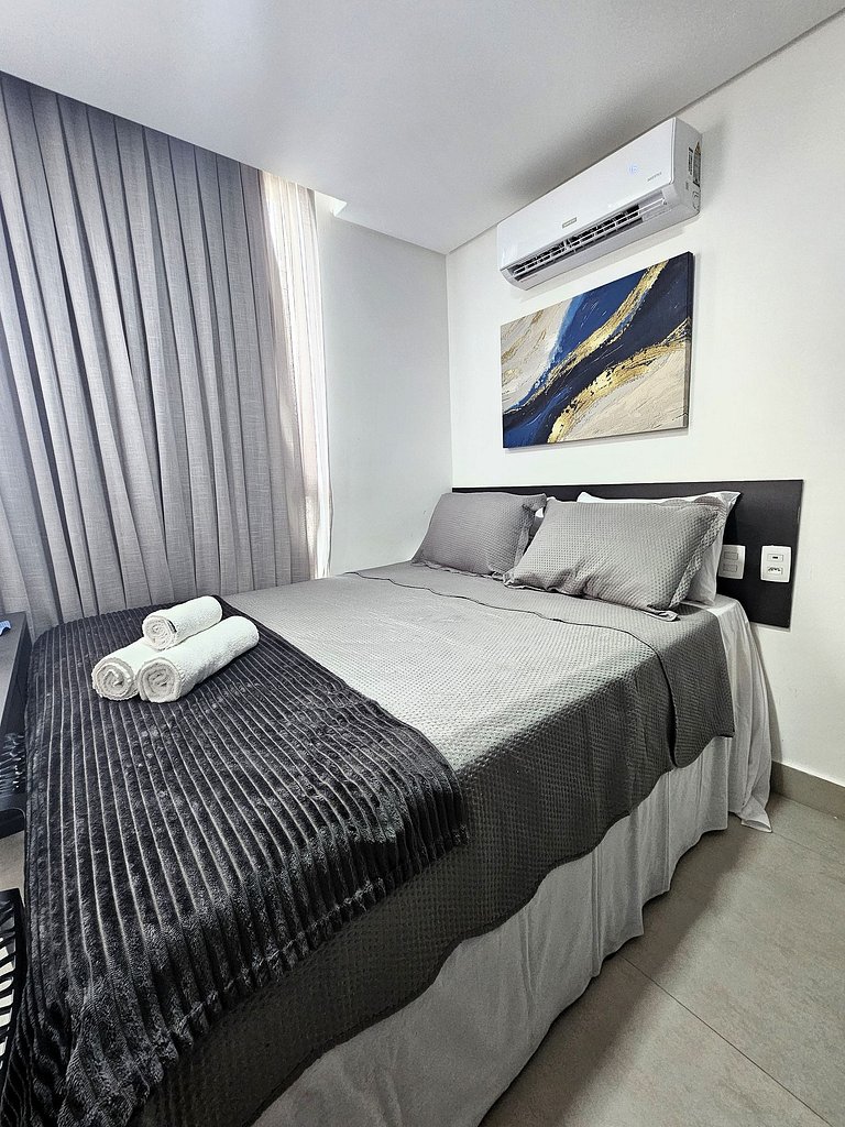 Belo flat 50m da praia no Bessa