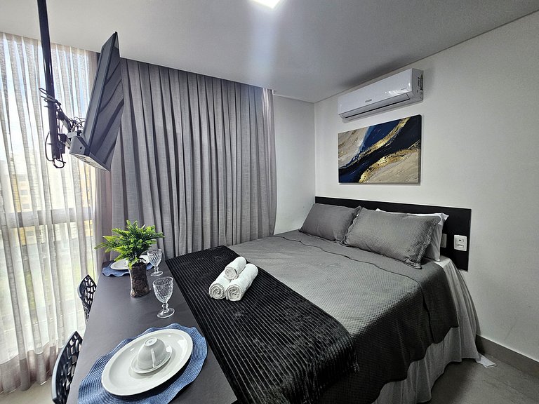 Belo flat 50m da praia no Bessa