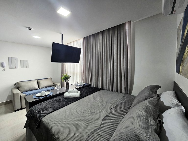 Belo flat 50m da praia no Bessa