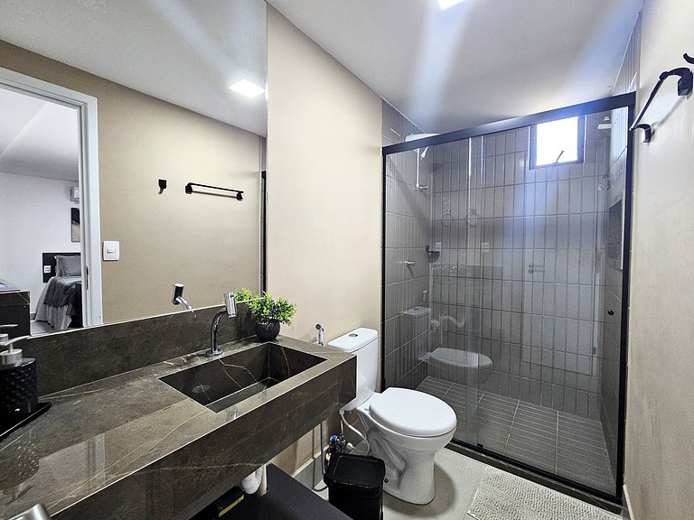 Belo flat 50m da praia no Bessa