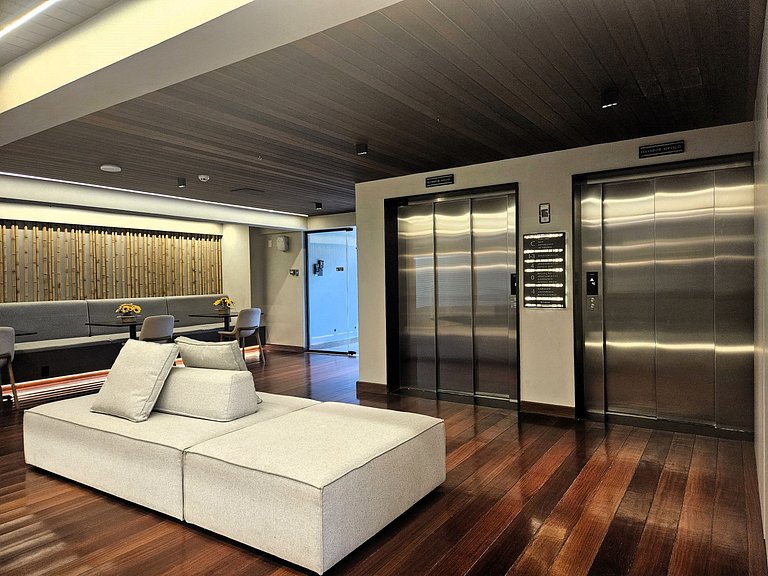 Flat "Pé na areia" com Varanda e Vista Mar