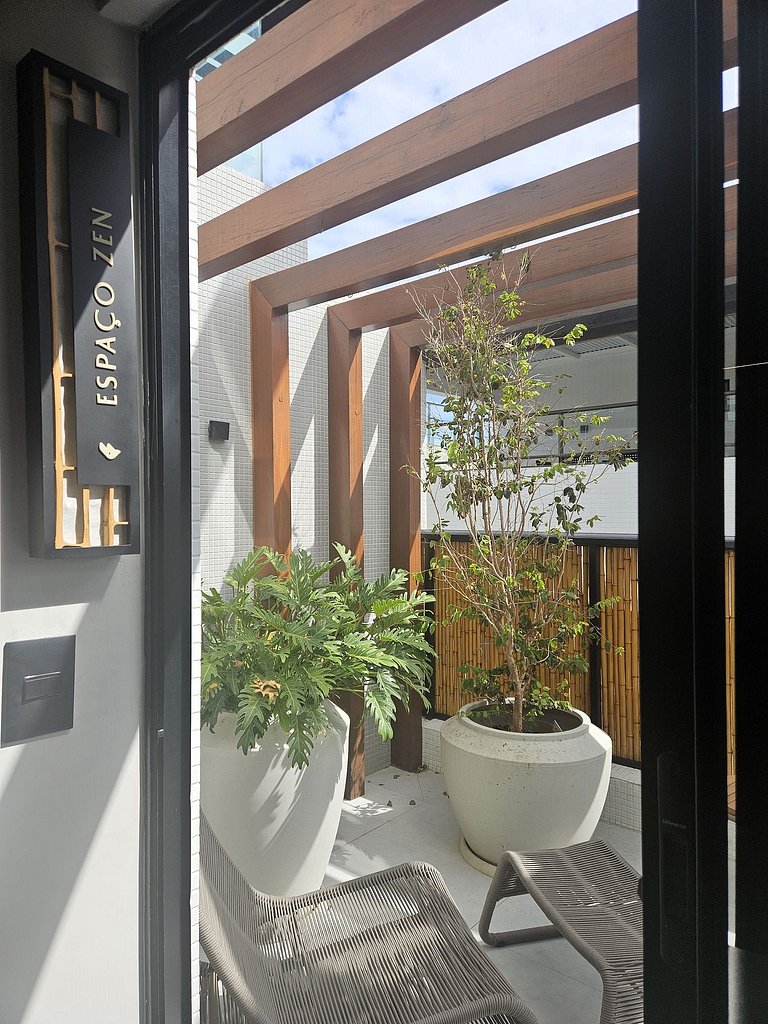 Flat "Pé na areia" com Varanda e Vista Mar