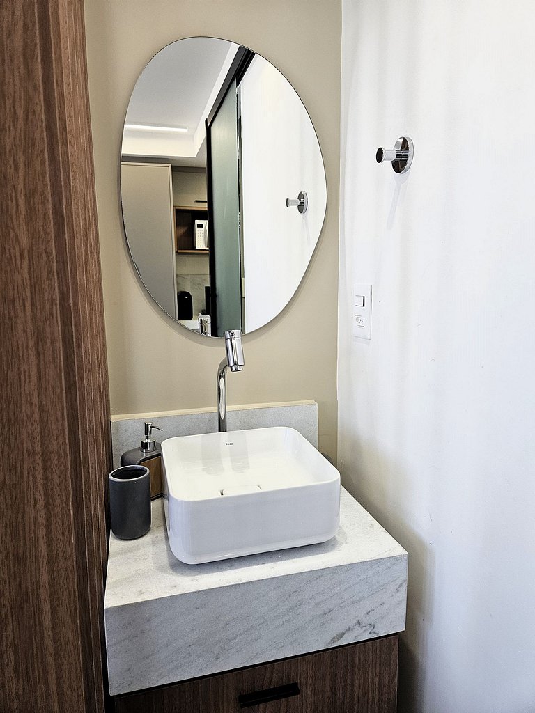 Flat "Pé na areia" com Varanda e Vista Mar