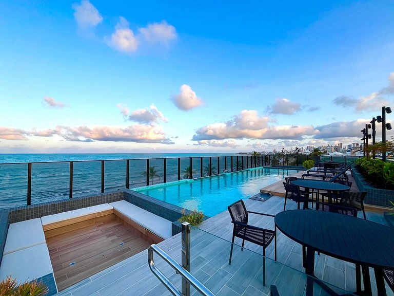 Apto com Varanda e Vista Mar no Beach Haus