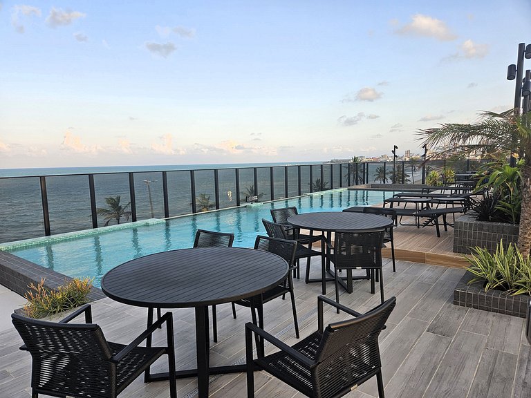 Apto com Varanda e Vista Mar no Beach Haus