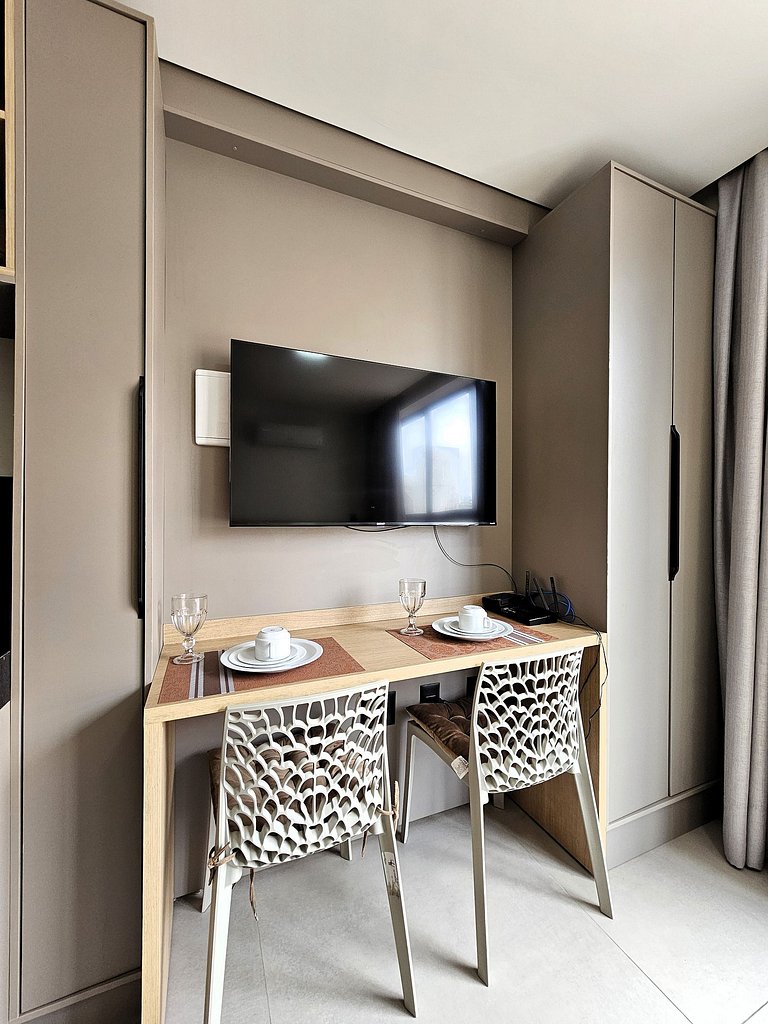 Conforto e Piscina na Cobertura | 50m da Praia