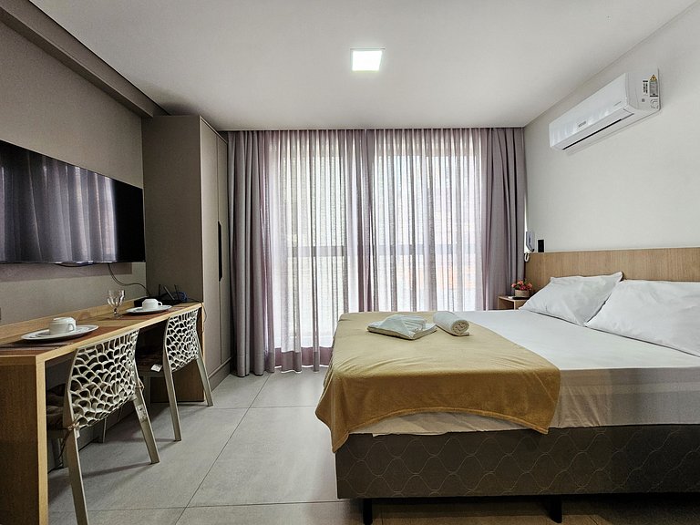 Conforto e Piscina na Cobertura | 50m da Praia