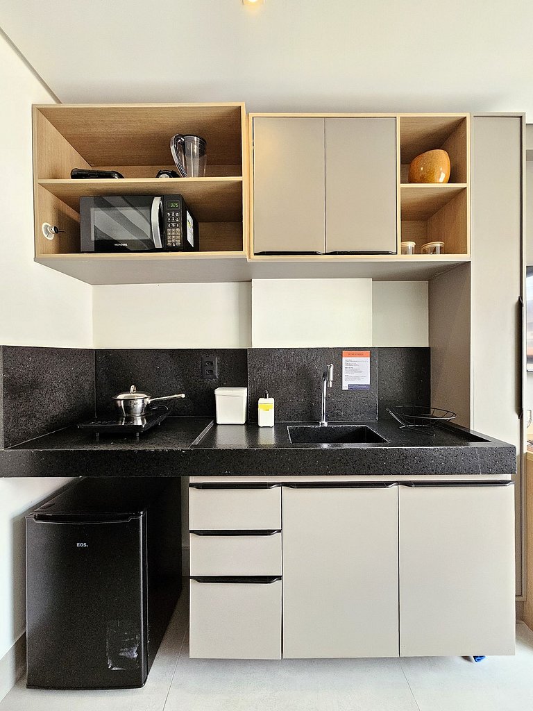 Conforto e Piscina na Cobertura | 50m da Praia