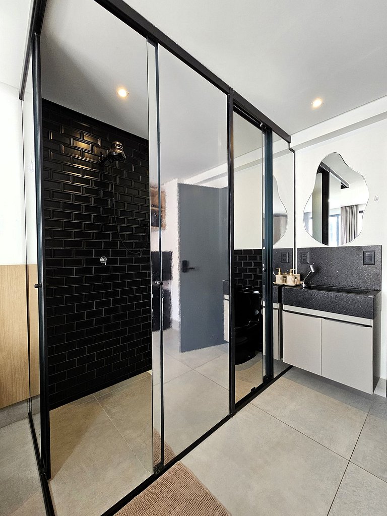 Conforto e Piscina na Cobertura | 50m da Praia