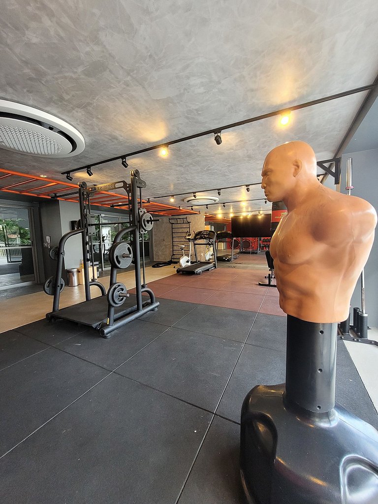 Studio Amplo com Varanda 100 metros da praia